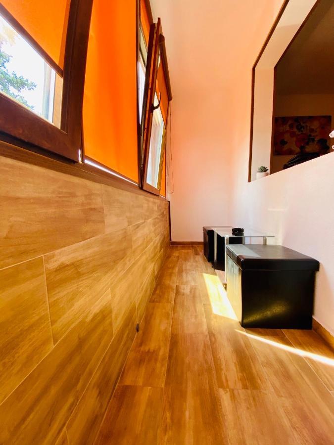 Apartament Sunshine Apartment โอร์โชวา ภายนอก รูปภาพ